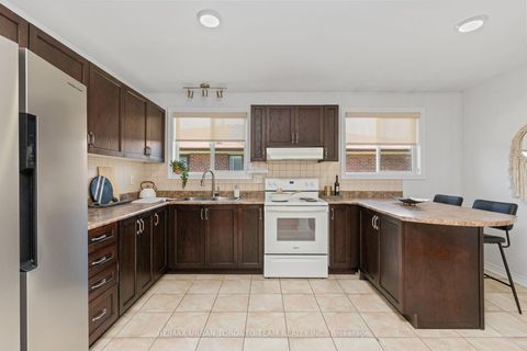 Photo 6 at 82 Button Road, West Woodbridge, Vaughan
