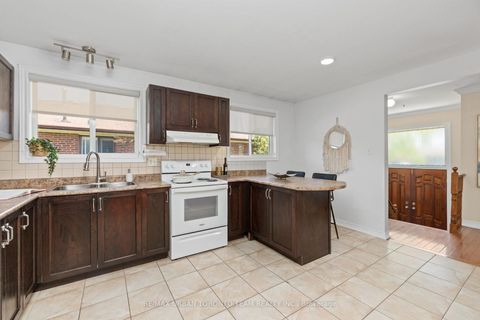 Photo 7 at 82 Button Road, West Woodbridge, Vaughan