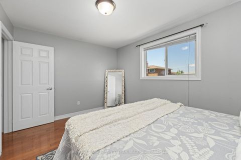 Photo 13 at 82 Button Road, West Woodbridge, Vaughan