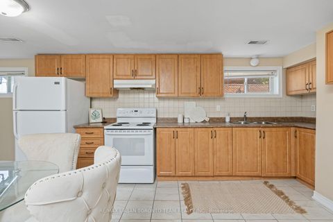 Photo 16 at 82 Button Road, West Woodbridge, Vaughan