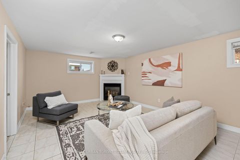 Photo 19 at 82 Button Road, West Woodbridge, Vaughan
