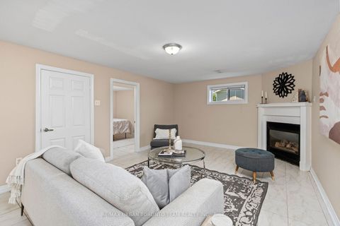 Photo 20 at 82 Button Road, West Woodbridge, Vaughan