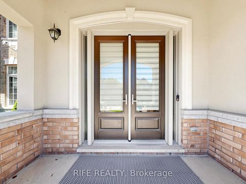 Photo 1 at 18 Rossini Drive, Oak Ridges, Richmond Hill
