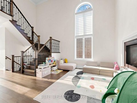 Photo 3 at 18 Rossini Drive, Oak Ridges, Richmond Hill