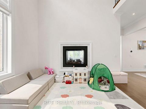 Photo 4 at 18 Rossini Drive, Oak Ridges, Richmond Hill