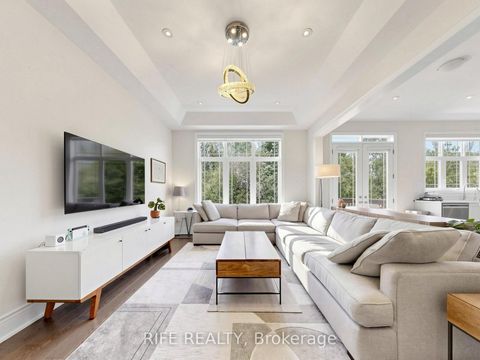 Photo 12 at 18 Rossini Drive, Oak Ridges, Richmond Hill
