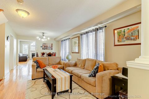 Photo 4 at 199 Kayla Crescent, Maple, Vaughan