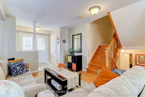 Photo 6 at 199 Kayla Crescent, Maple, Vaughan
