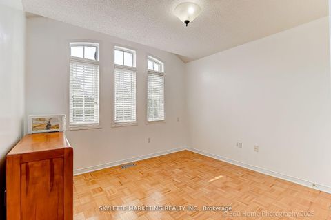Photo 14 at 199 Kayla Crescent, Maple, Vaughan
