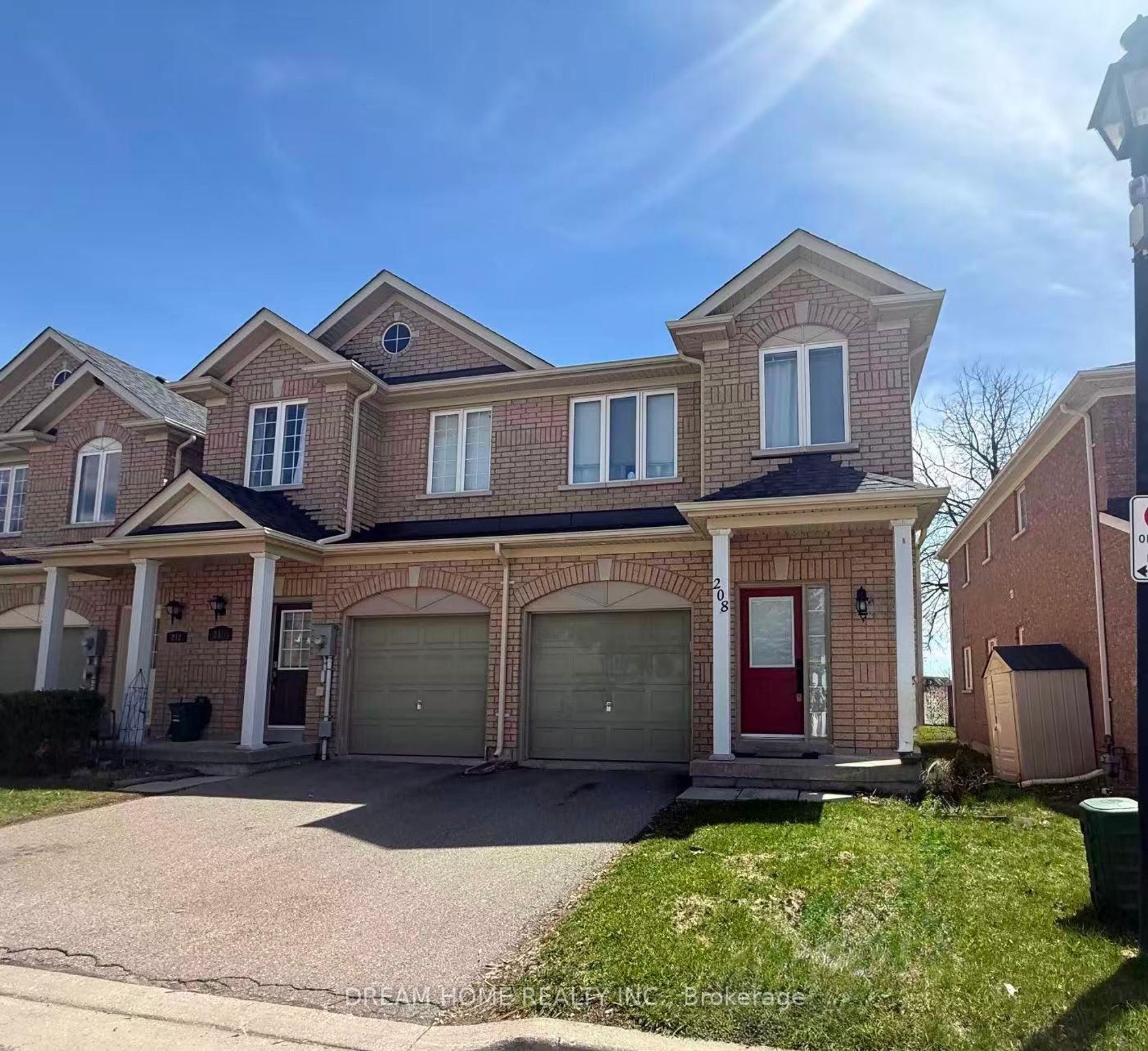 208 Tom Taylor Crescent, Summerhill Estates, Newmarket photo 2
