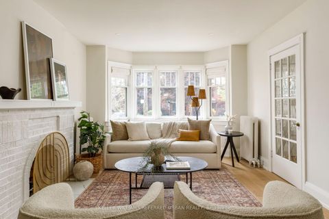 Photo 11 at 10 Valleyview Gardens, Lambton Baby Point, Toronto