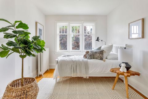 Photo 26 at 10 Valleyview Gardens, Lambton Baby Point, Toronto