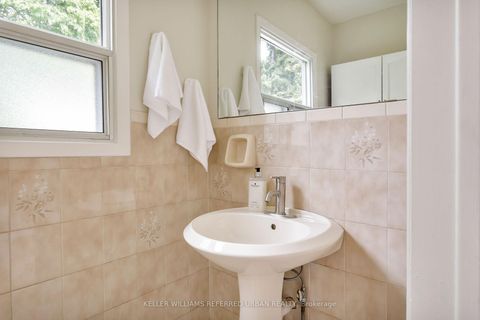 Photo 35 at 10 Valleyview Gardens, Lambton Baby Point, Toronto