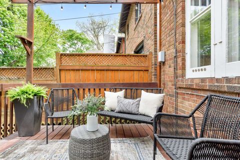 Photo 38 at 10 Valleyview Gardens, Lambton Baby Point, Toronto