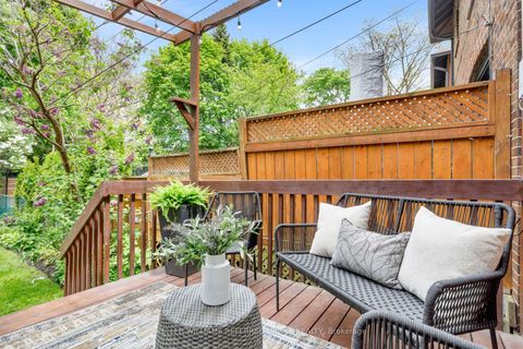Photo 39 at 10 Valleyview Gardens, Lambton Baby Point, Toronto
