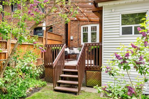 Photo 42 at 10 Valleyview Gardens, Lambton Baby Point, Toronto