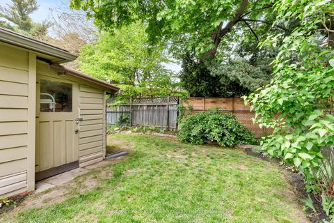 Photo 46 at 10 Valleyview Gardens, Lambton Baby Point, Toronto