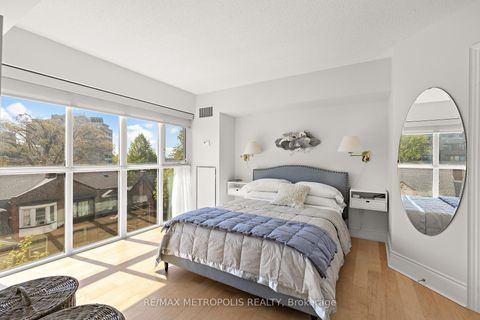 Photo 4 at 438 - 437 Roncesvalles Avenue, Roncesvalles, Toronto