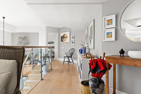 Photo 13 at 438 - 437 Roncesvalles Avenue, Roncesvalles, Toronto