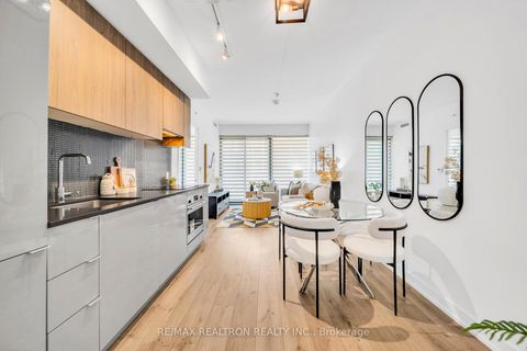 Photo 5 at 603 - 161 Roehampton Avenue, Mount Pleasant West, Toronto