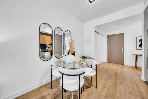 Photo 6 at 603 - 161 Roehampton Avenue, Mount Pleasant West, Toronto