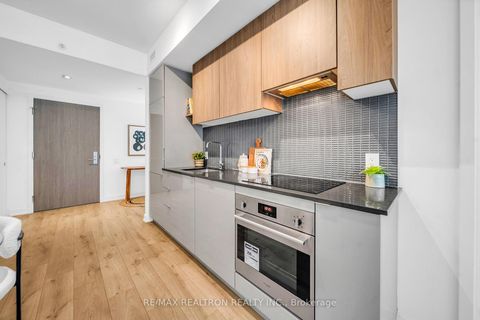 Photo 8 at 603 - 161 Roehampton Avenue, Mount Pleasant West, Toronto