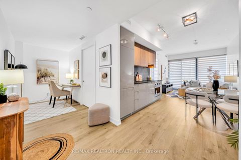 Photo 15 at 603 - 161 Roehampton Avenue, Mount Pleasant West, Toronto