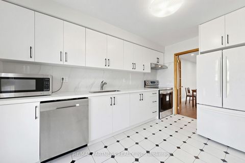 Photo 10 at 134 - 201 Alexmuir Boulevard, Agincourt North, Toronto
