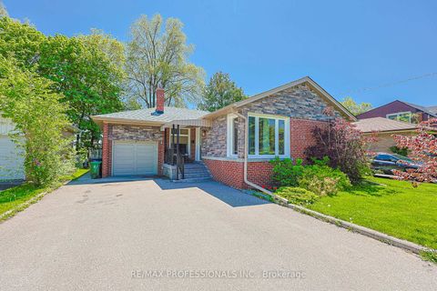 Photo 1 at 39 Sealcove Drive, Etobicoke West Mall, Toronto