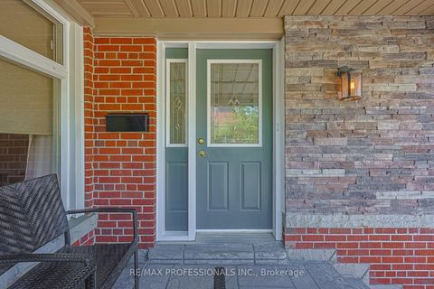 Photo 3 at 39 Sealcove Drive, Etobicoke West Mall, Toronto