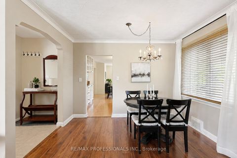 Photo 8 at 39 Sealcove Drive, Etobicoke West Mall, Toronto