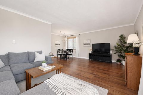 Photo 14 at 39 Sealcove Drive, Etobicoke West Mall, Toronto