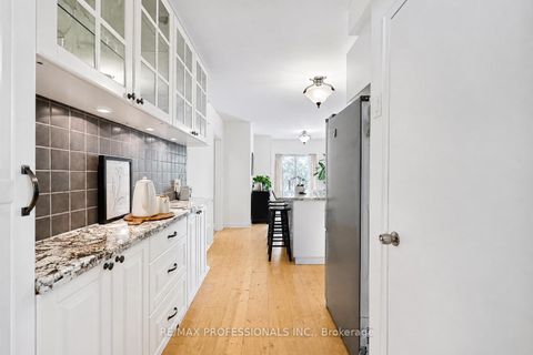 Photo 17 at 39 Sealcove Drive, Etobicoke West Mall, Toronto