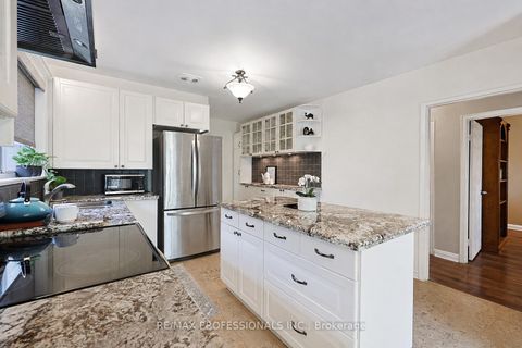 Photo 22 at 39 Sealcove Drive, Etobicoke West Mall, Toronto