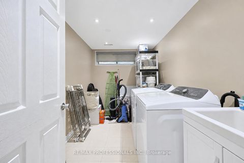 Photo 33 at 39 Sealcove Drive, Etobicoke West Mall, Toronto