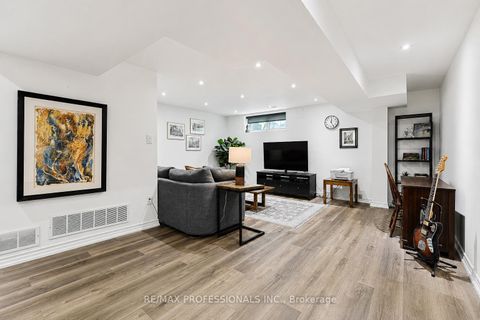Photo 34 at 39 Sealcove Drive, Etobicoke West Mall, Toronto