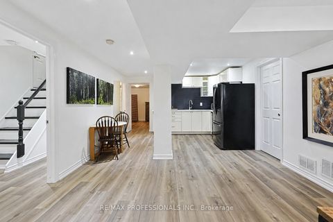 Photo 37 at 39 Sealcove Drive, Etobicoke West Mall, Toronto
