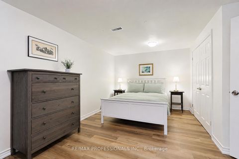 Photo 43 at 39 Sealcove Drive, Etobicoke West Mall, Toronto