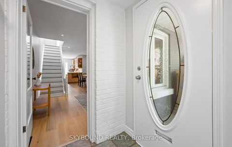 Photo 3 at 326 Kenilworth Avenue, The Beaches, Toronto