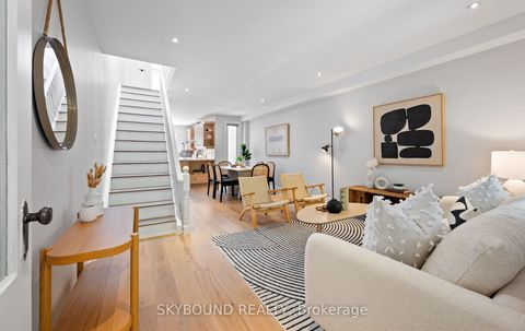 Photo 4 at 326 Kenilworth Avenue, The Beaches, Toronto