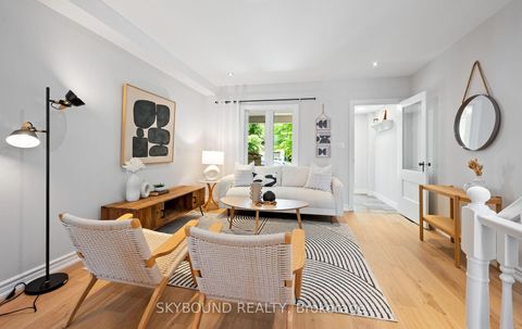 Photo 6 at 326 Kenilworth Avenue, The Beaches, Toronto