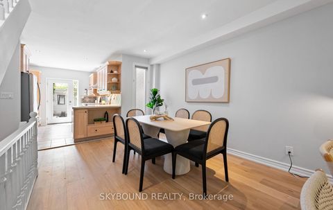 Photo 7 at 326 Kenilworth Avenue, The Beaches, Toronto