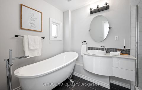 Photo 19 at 326 Kenilworth Avenue, The Beaches, Toronto