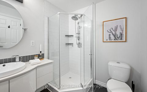 Photo 20 at 326 Kenilworth Avenue, The Beaches, Toronto