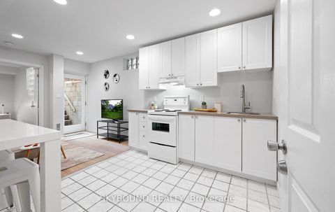 Photo 22 at 326 Kenilworth Avenue, The Beaches, Toronto