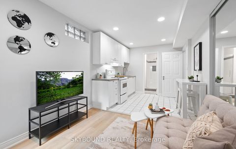 Photo 24 at 326 Kenilworth Avenue, The Beaches, Toronto