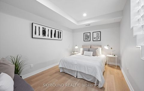 Photo 25 at 326 Kenilworth Avenue, The Beaches, Toronto