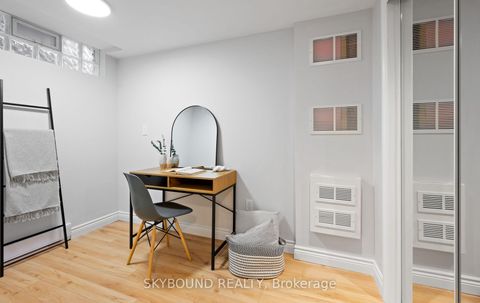 Photo 27 at 326 Kenilworth Avenue, The Beaches, Toronto