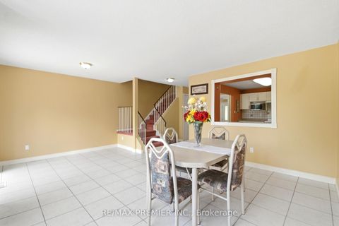 Photo 12 at 10 Ashcroft Court, East Woodbridge, Vaughan