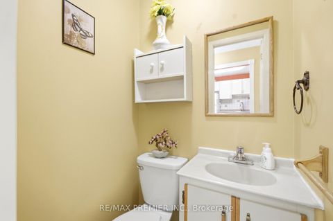 Photo 13 at 10 Ashcroft Court, East Woodbridge, Vaughan